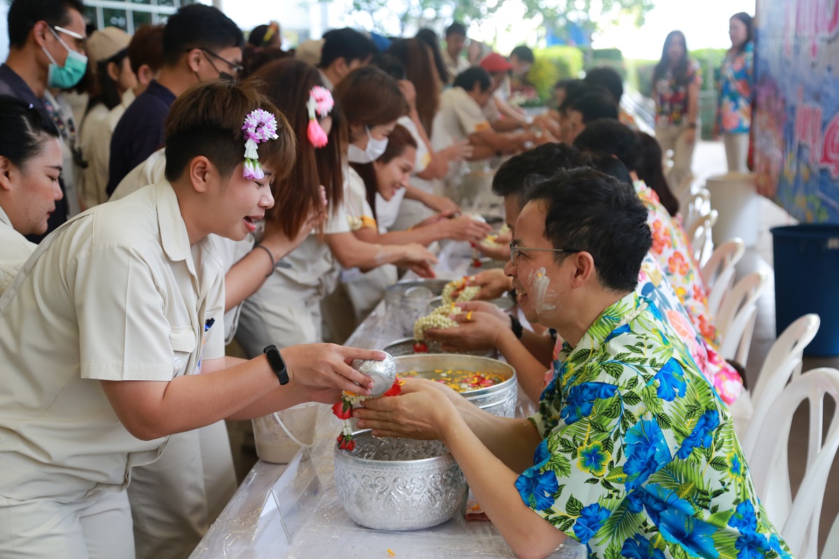 water-blessing-ceremony-for-senior-executives