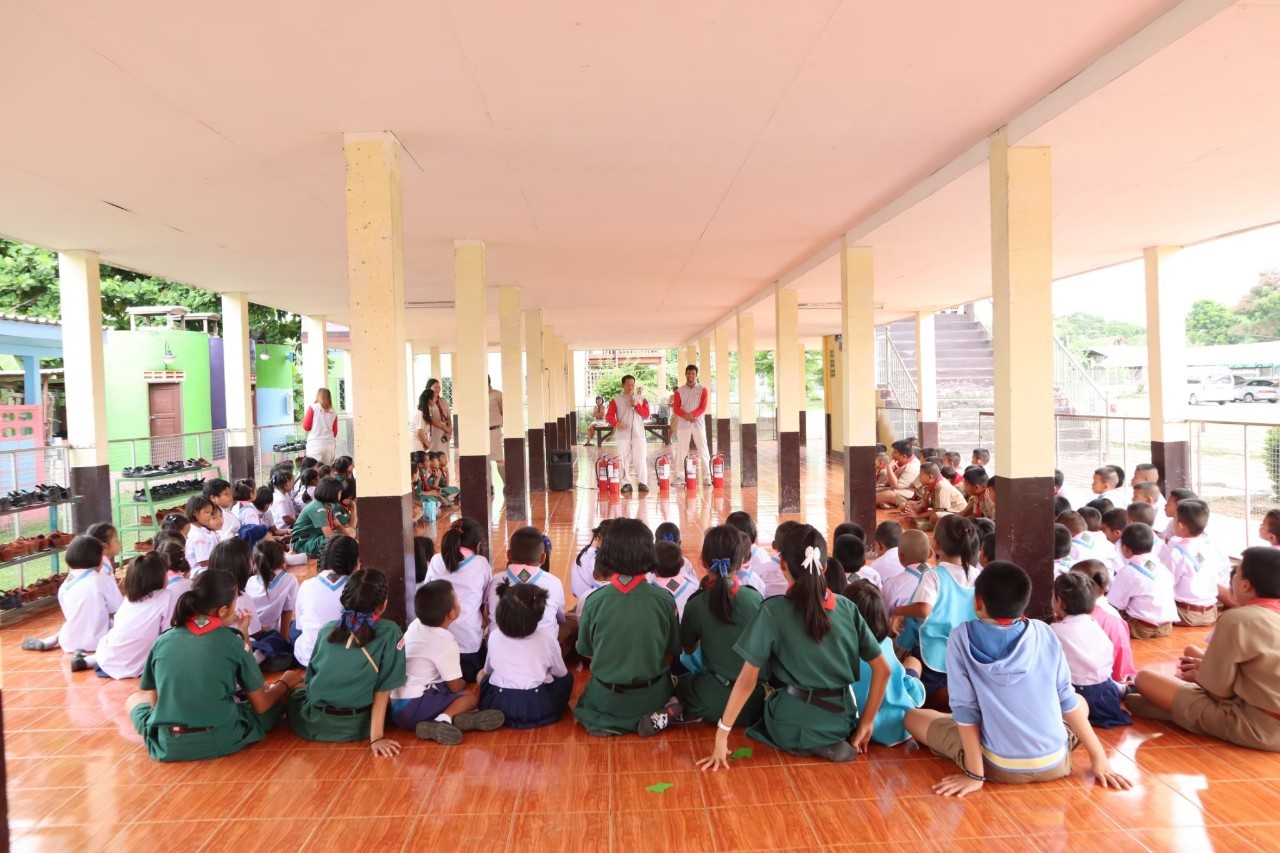 Basic fire fighting training at Canon Hi-Tech