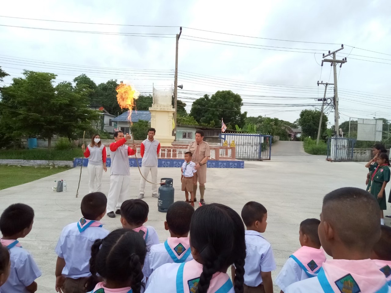 Basic fire fighting training at Canon Hi-Tech