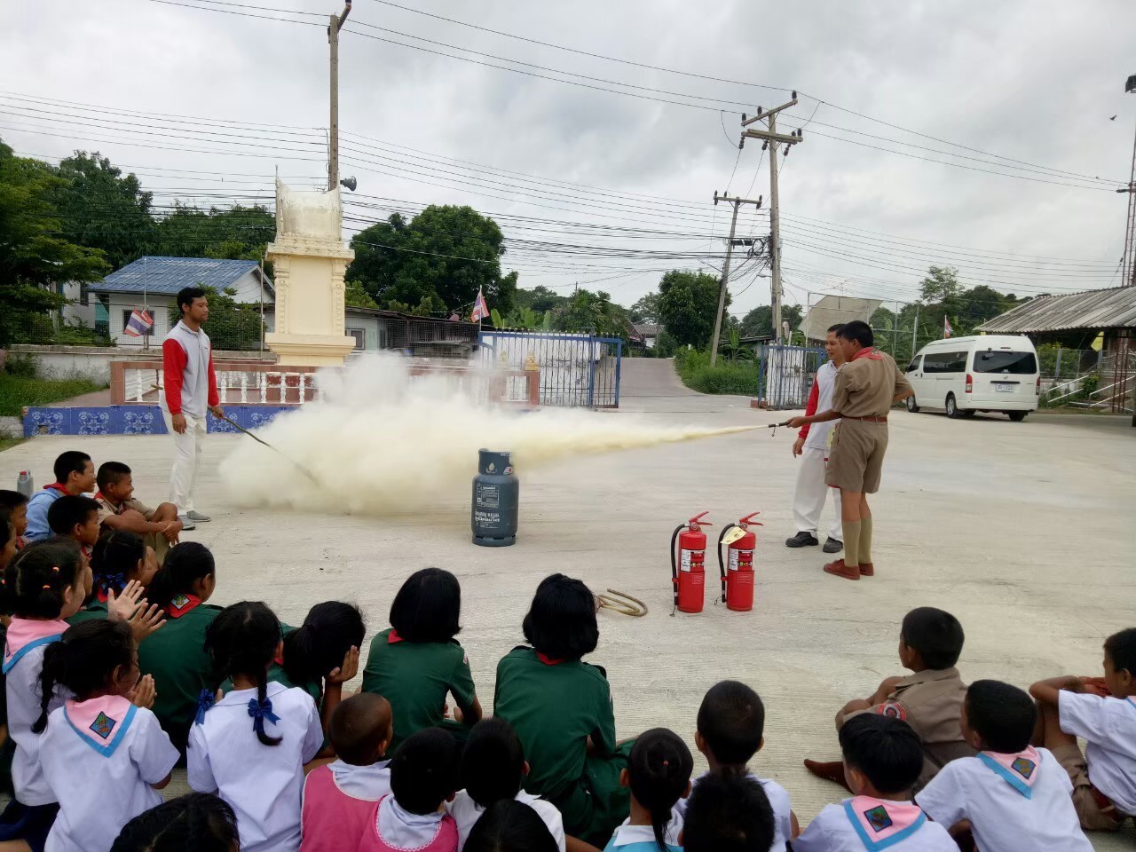 Basic fire fighting training at Canon Hi-Tech